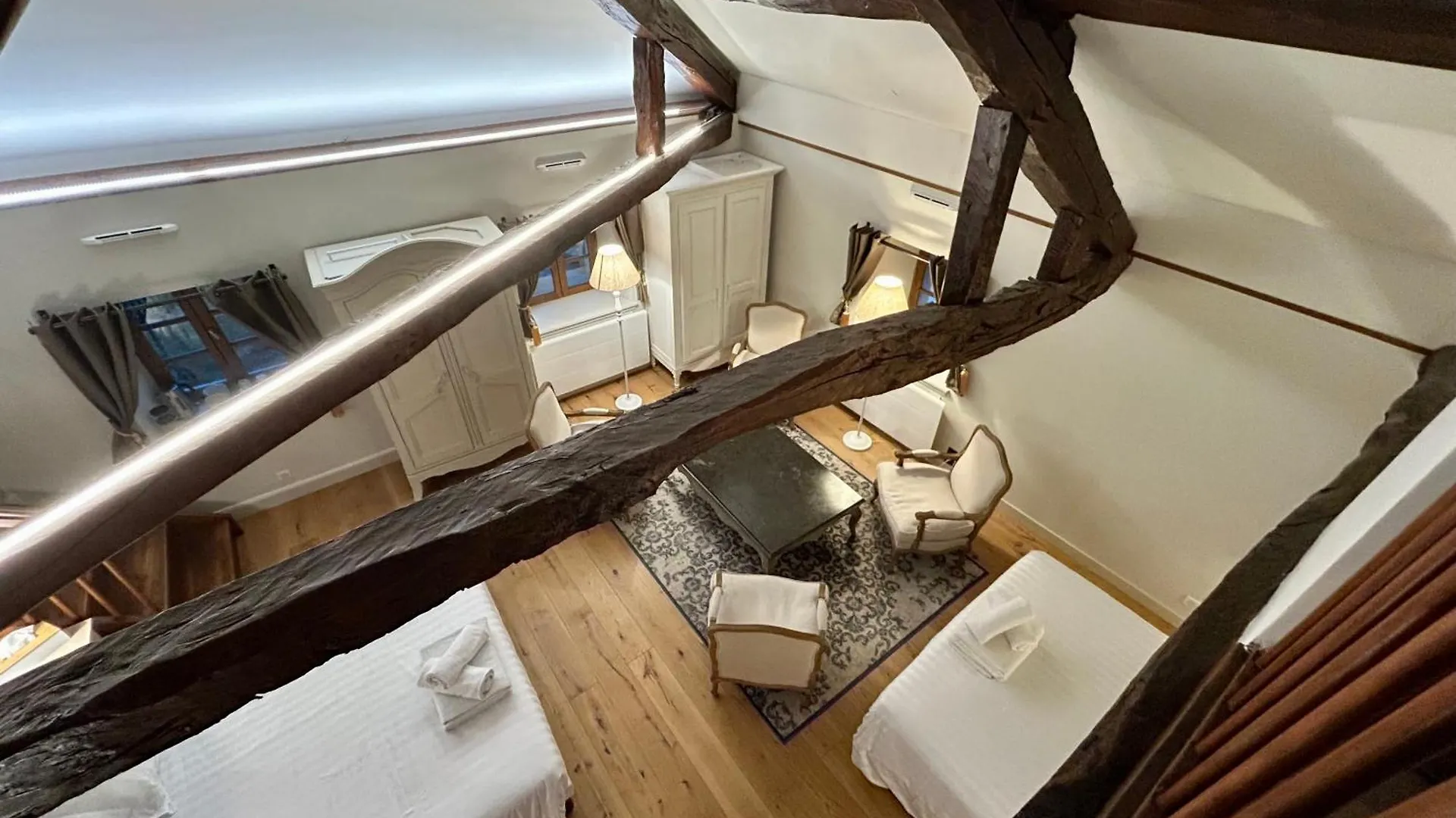 Bed & Breakfast Chateau De La Rive - Suite Des Coteaux - Duplex 6 Personnes Cruet