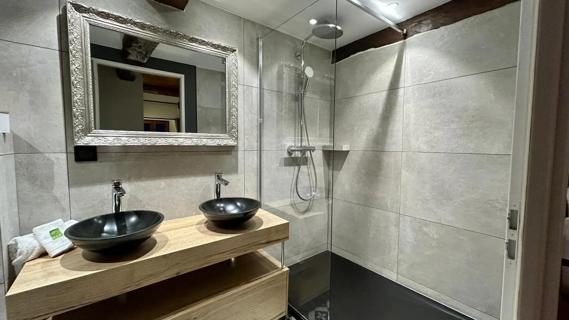 Chateau De La Rive - Suite Des Coteaux - Duplex 6 Personnes Cruet Bed & Breakfast