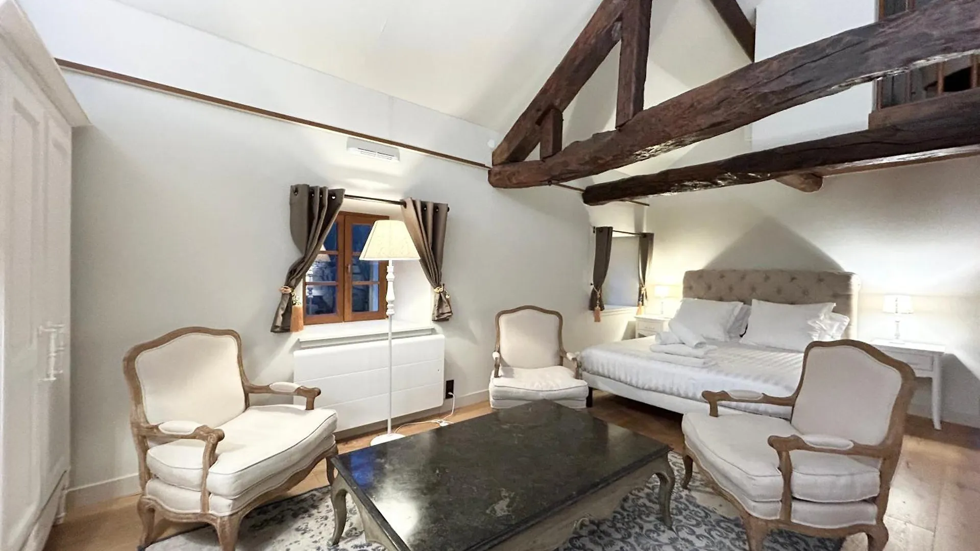 Chateau De La Rive - Suite Des Coteaux - Duplex 6 Personnes Cruet 0*,